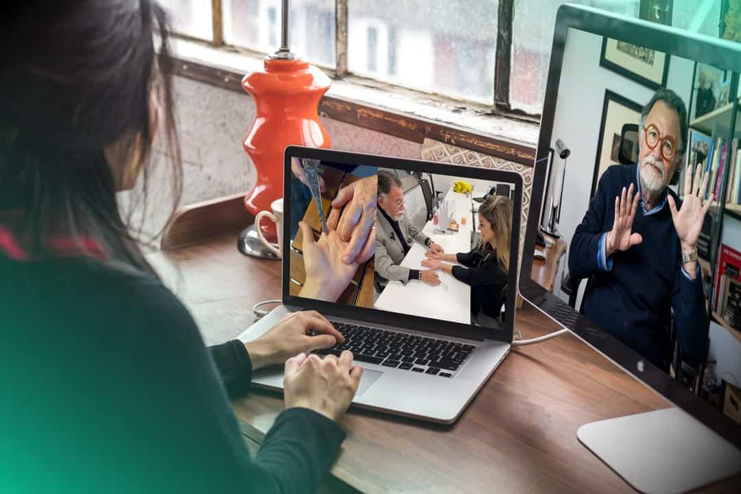 Sesión de quiromancia